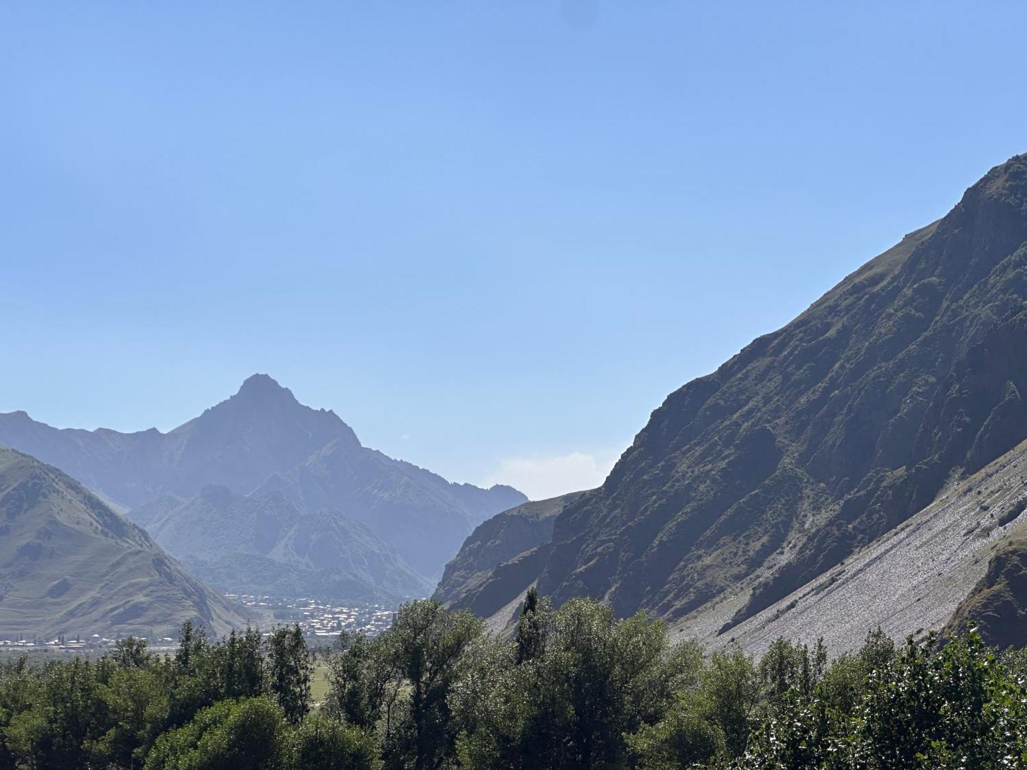 Hotel Mountime Kazbegi Exterior photo