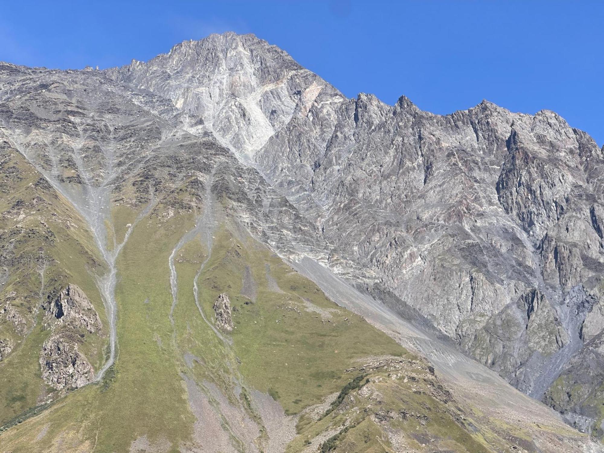 Hotel Mountime Kazbegi Exterior photo