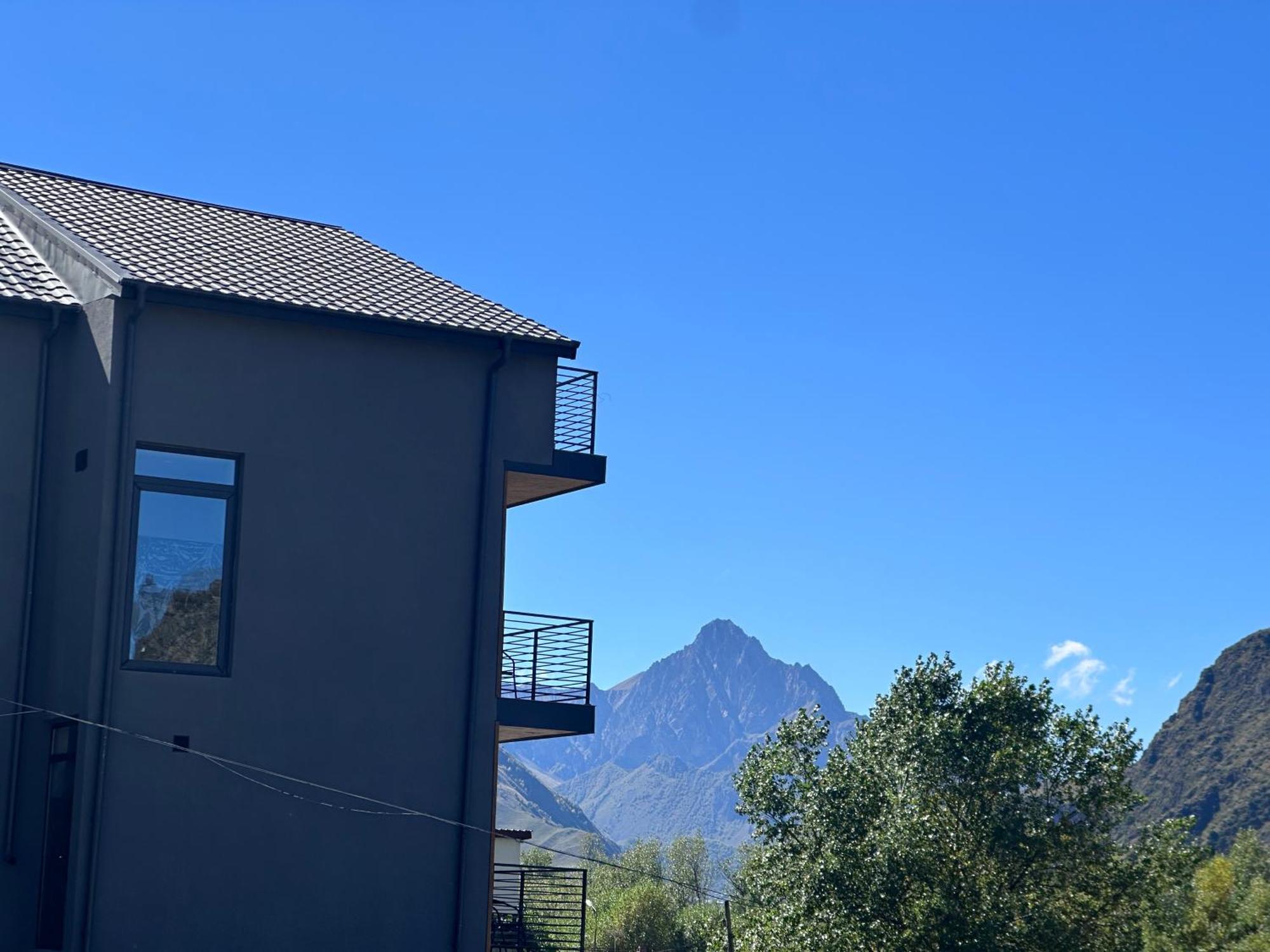 Hotel Mountime Kazbegi Exterior photo